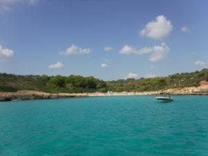 08-10-cala-barcas