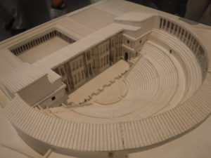 22-10-maquette-du-theatre